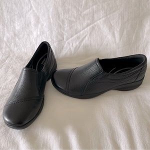 ❌SOLD❌ Clarks Slip On Loafers